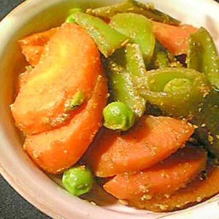 野菜が甘～い♪エンドウと人参のごま味噌カレー味